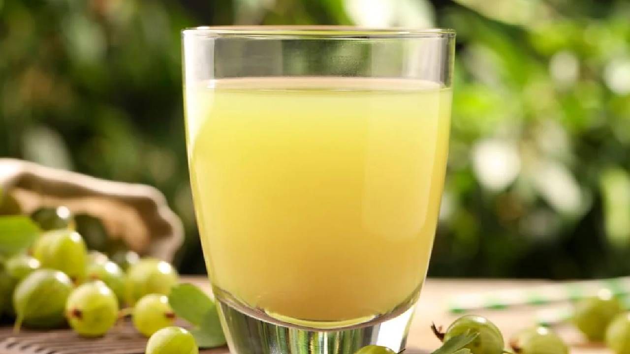 आपण जर हा ज्यूस दररोज घेतला तर हिवाळ्यातही निरोगी राहण्यास मोठी मदत होईल. आवळ्याने केस आणि त्वचा देखील चांगली होण्यास मदत होते. 