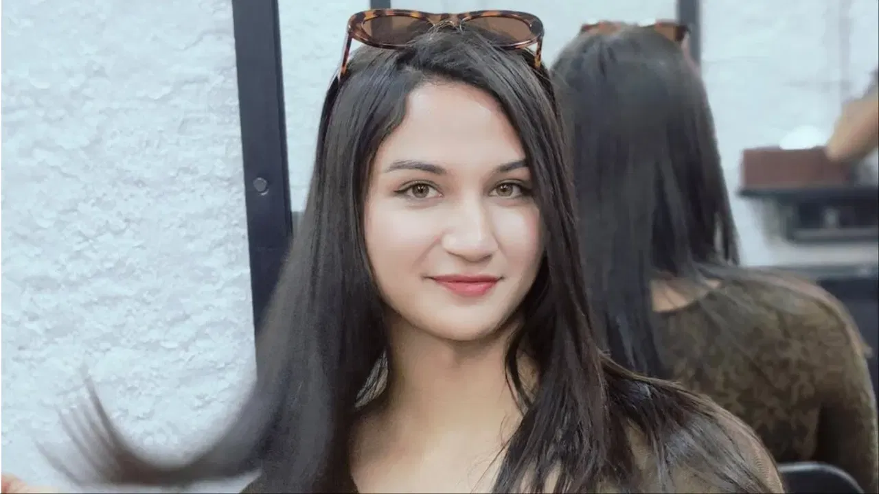 पुढे व्हिडीओमध्ये अनायाने पुन्हा एकदा क्रिकेटच्या मैदानावर परतण्याची घोषणा केली आहे. पण या वेळी आर्यन म्हणून नव्हे, तर अनाया म्हणून क्रिकेटमध्ये पुनरागमन करणार आहे असे म्हटले