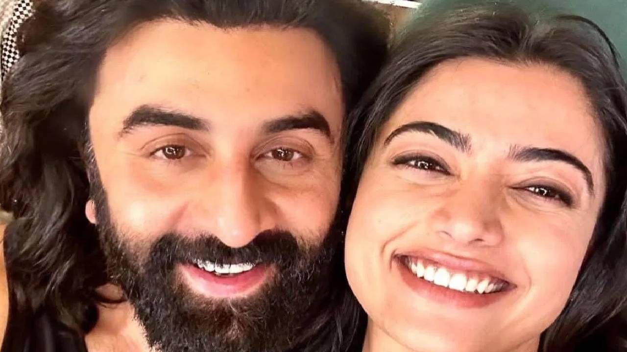 वर्ष 2021 मध्ये अल्लू अर्जुनचा 'पुष्पा: द राइज' रिलीज झाला. मोठ्या स्तरावर श्रीवल्लीची चर्चा सुरु झाली.रश्मिका मंदानाच्या अभिनयाच भरपूर कौतुक झालं. तिच्यासाठी बॉलिवूडचे दरवाजे उघडले.  2023 साली रणबीर कपूरच्या 'एनिमल' चित्रपटात ती पत्नीच्या रोलमध्ये दिसली. जगभरात या चित्रपटाने 915 कोटीचा व्यवसाय केला. 