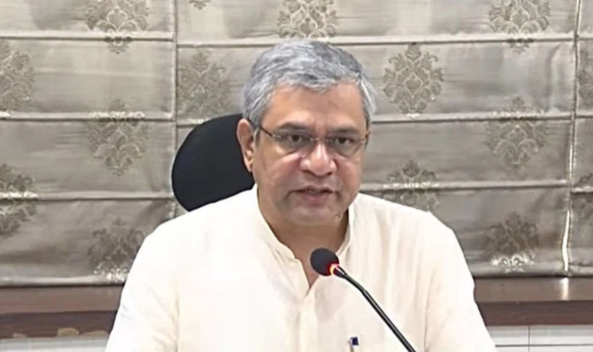 इलेक्ट्रॉनिक्स मॅन्युफॅक्चरिंग स्कीमला प्रचंड प्रतिसाद,1.15 लाख कोटीच्या गुंतवणूकीचे प्रस्ताव,रोजगाराच्या संधी निर्माण होणार इलेक्ट्रॉनिक्स मॅन्युफॅक्चरिंग स्कीमला प्रचंड प्रतिसाद,1.15 लाख कोटीच्या गुंतवणूकीचे प्रस्ताव,रोजगाराच्या संधी निर्माण होणार