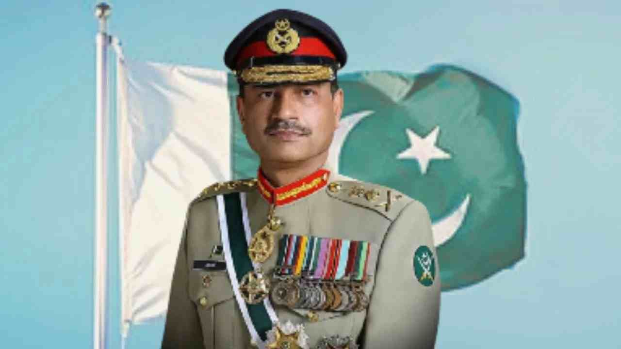 Asim Munir : असीम मुनीर चवताळला, दिले 7 दिवसांचे अल्टिमेटम, न ऐकल्यास...घेतला मोठा निर्णय! Asim Munir : असीम मुनीर चवताळला, दिले 7 दिवसांचे अल्टिमेटम, न ऐकल्यास...घेतला मोठा निर्णय!