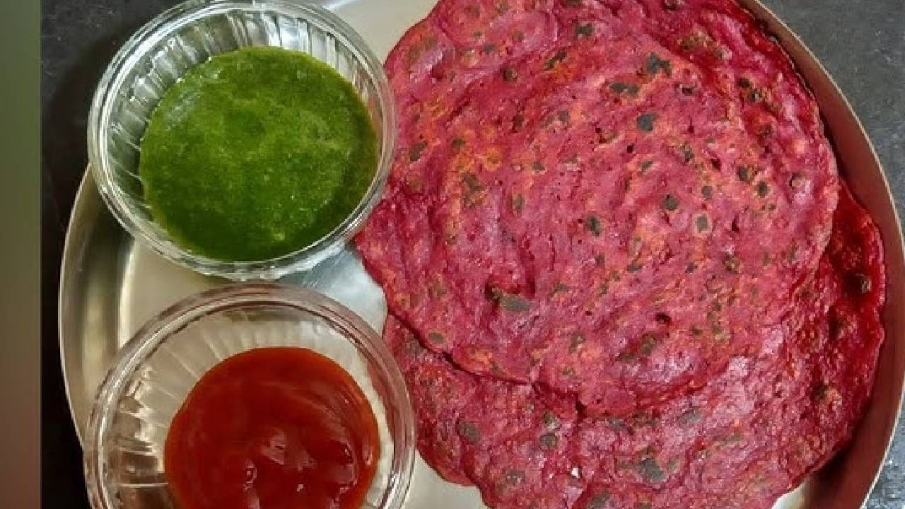 जर तुम्हाला वाटले तर वरून तुम्ही यावर पनीर देखील बारिक करून टाकू शकता. हे अत्यंत पाैष्टीक असा पदार्थ तुमचा तयार होईल. विशेष म्हणजे तुम्ही हे दररोज खाऊ शकता. 