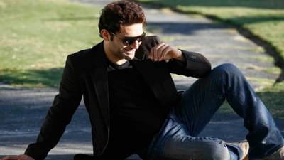 19 वर्षीय मोलकरणीवर बलात्कार, 7 वर्ष भोगला तुरुंगवास, आता तो अभिनेता विकतोय कपडे