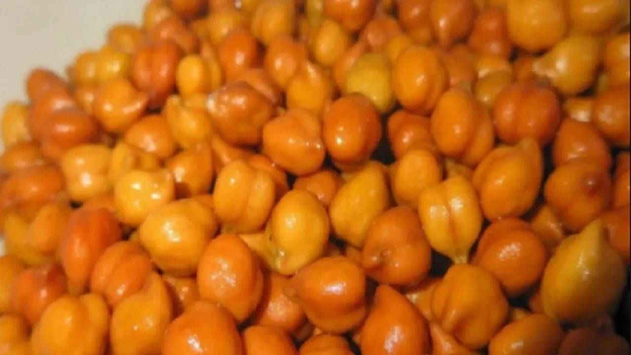 सकाळी उठून भिजलेले चणे खाता का? फायद्याऐवजी नुकसान होईल, जाणून घ्या सकाळी उठून भिजलेले चणे खाता का? फायद्याऐवजी नुकसान होईल, जाणून घ्या
