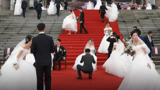 आजकाल लग्नासाठी योग्य जोडीदार मिळणे फारच कठीण झाले आहे. अनेक स्थळं पाहूनही काही तरुण, तरुणींना मनासारखा जोडीदार मिळत नाही. काही तरुणांना तर योग्य मुलगी कुठे शोधाही हेही समजत नाही. 