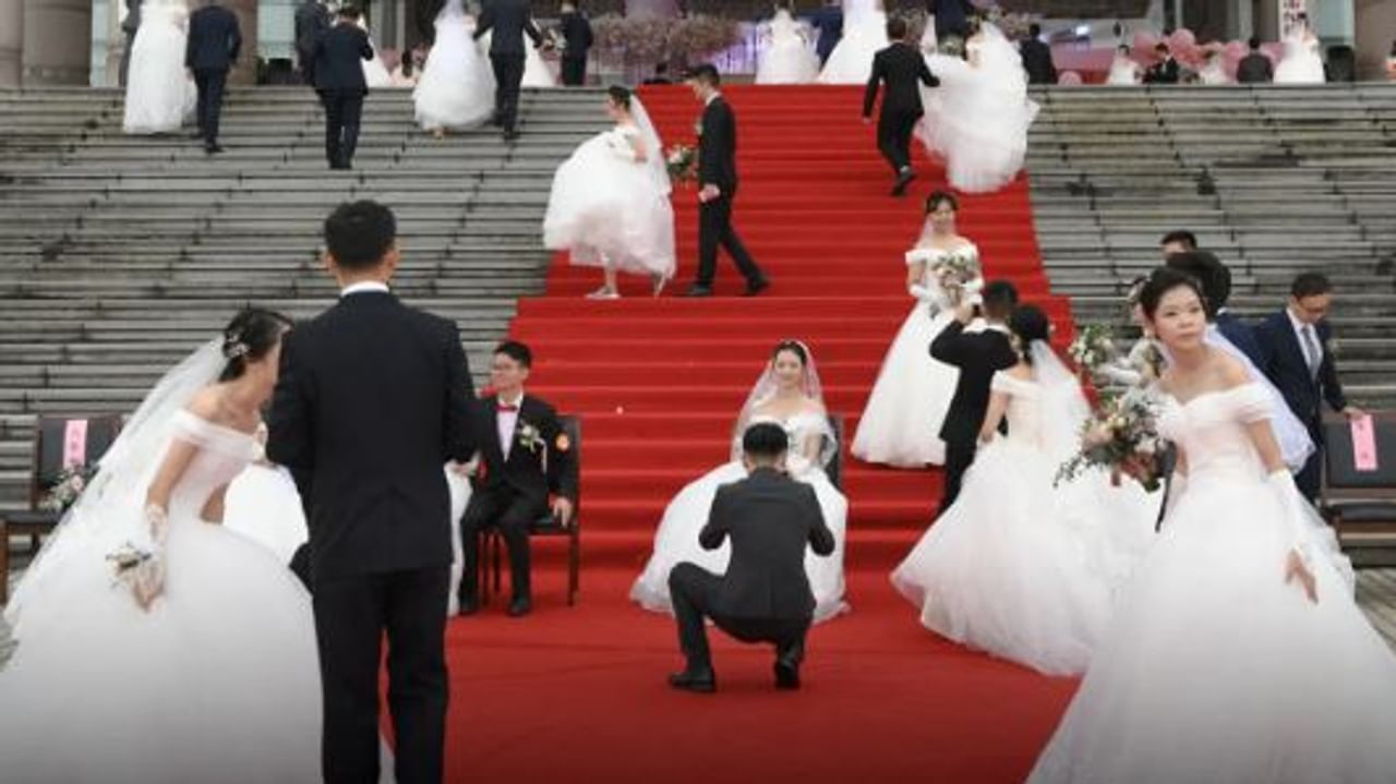 आजकाल लग्नासाठी योग्य जोडीदार मिळणे फारच कठीण झाले आहे. अनेक स्थळं पाहूनही काही तरुण, तरुणींना मनासारखा जोडीदार मिळत नाही. काही तरुणांना तर योग्य मुलगी कुठे शोधाही हेही समजत नाही. 