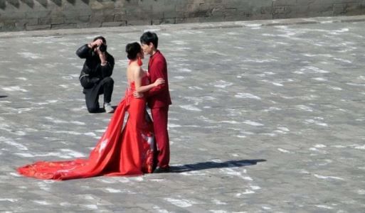 आता हा लग्नाचा बाजार भरवण्याचा ट्रेण्ड फक्त शांघाईपर्यंतच मर्यादित राहिलेला नाही. बिजिंग, चेंगदू, ग्वांगझो तसेच अन्य शहरात हा बाजार भरायला लागला आहे.   