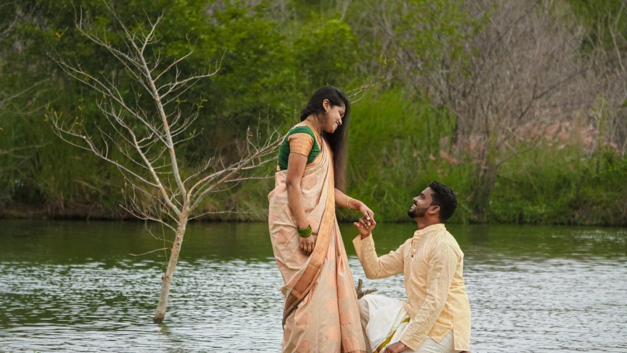 पती-पत्नीने जास्तीत जास्त प्रयत्न करून जुन्या प्रेमाचा उल्लेख टाळावा. जर तुम्ही जुन्या संबंधांचा उल्लेख केला तर सध्याच्या नात्यातील प्रेम कमी होते. याचा सुखी संसारावर नकारात्मक परिणाम होतो.