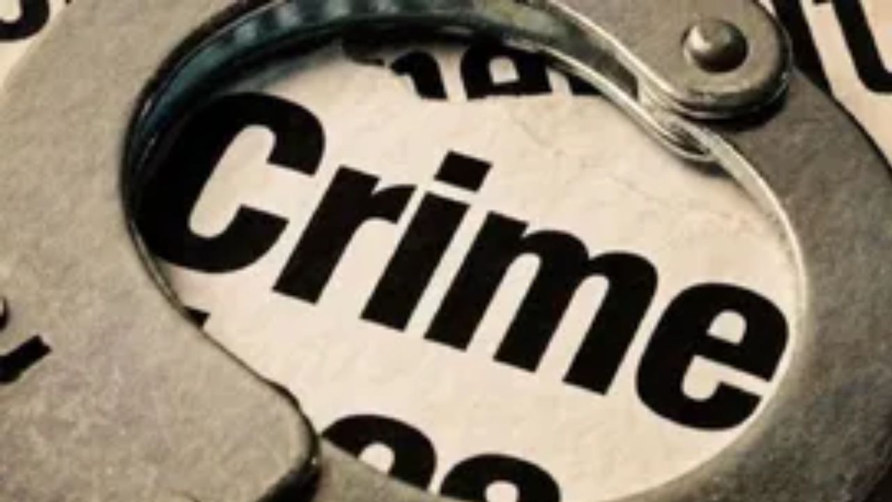 जळगाव जिल्ह्यात तलाठ्यासोबत भयंकर घडलं, आधी टॅक्टरखाली फेकलं, मग चिरडण्याचा प्रयत्न