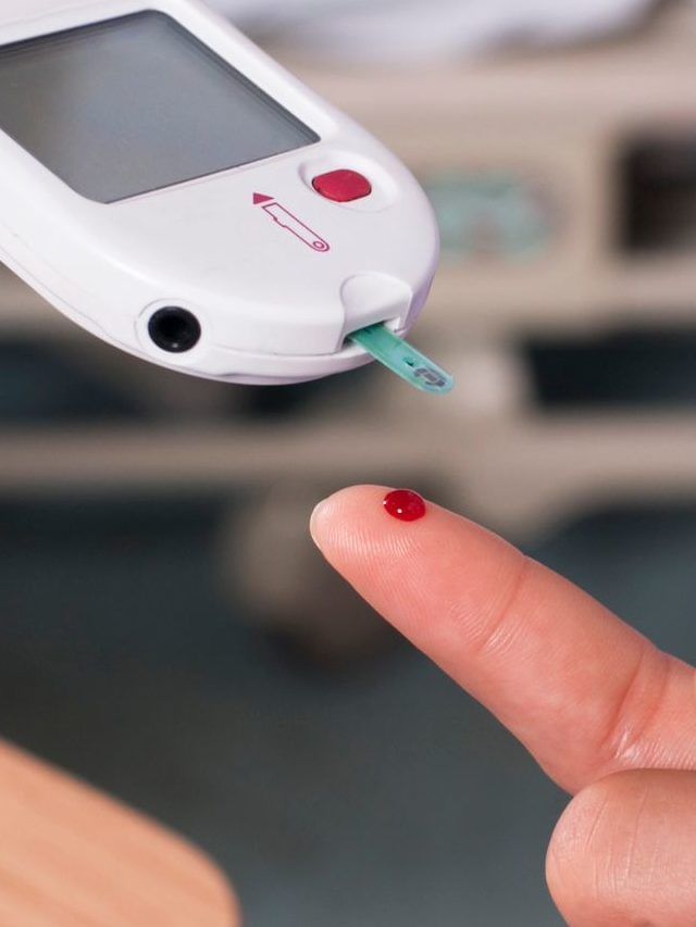 शरीरात शुगरची पातळी घसरल्याने काय होते ?