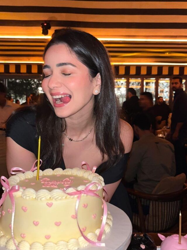 सारासोबतचा फोटो आणि Love You अशी  कॅप्शन, कोण आहे ती व्यक्ती?