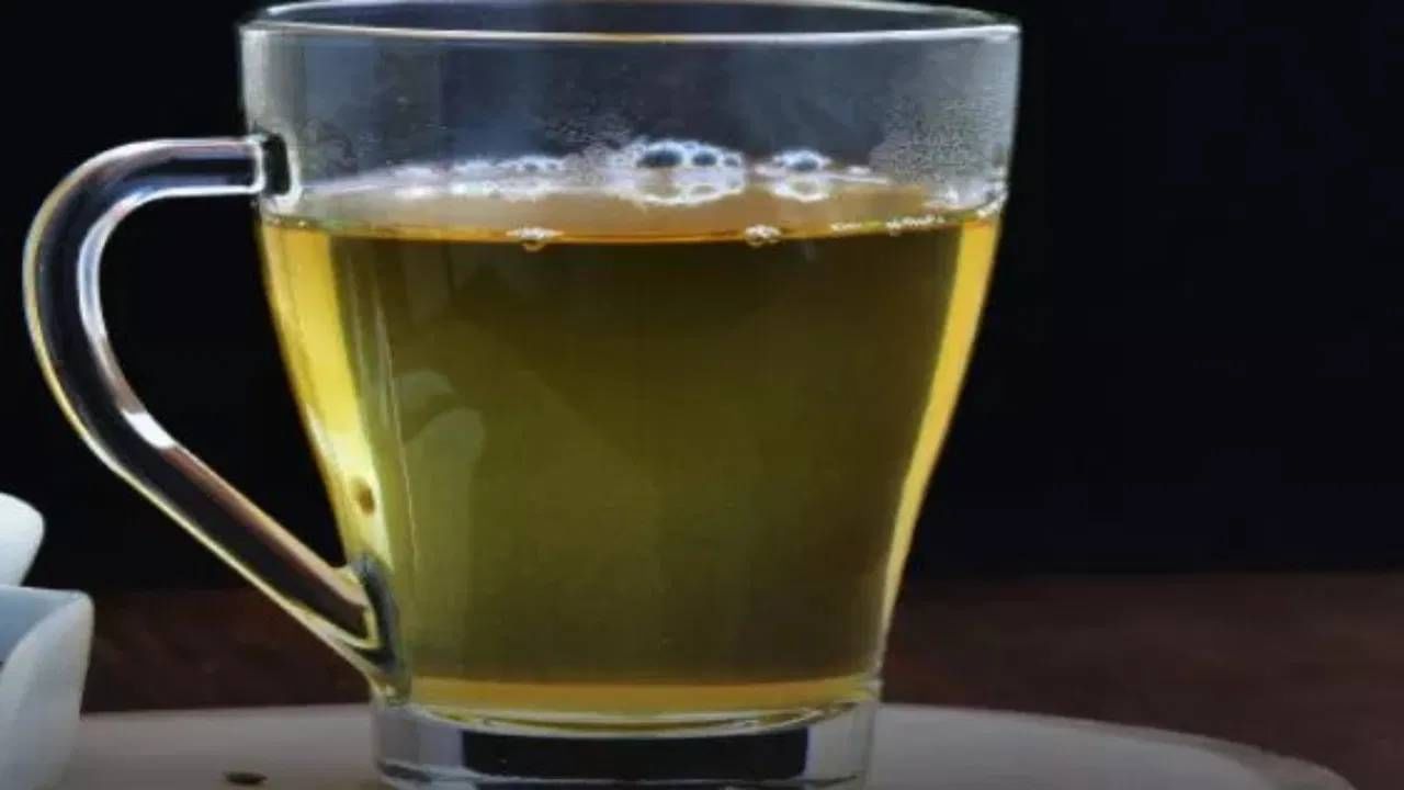 जिरे आणि ओवा आपल्या आरोग्यासाठी फायदेशीर ठरते. विशेष म्हणजे रात्री जिरे आणि ओवा पाण्यात भिजत ठेवा. सकाळी ते पाणी उपाशी पोटी पिल्याने आरोग्याच्या अनेक समस्या दूर होण्यास मदत होईल. 