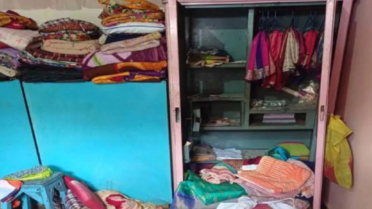 Vastu Tips: तुम्ही पण तुमच्या कपाटात या वस्तू ठेवता का? सावधान व्हाल कंगाल, वास्तुशास्त्र काय सांगतं?