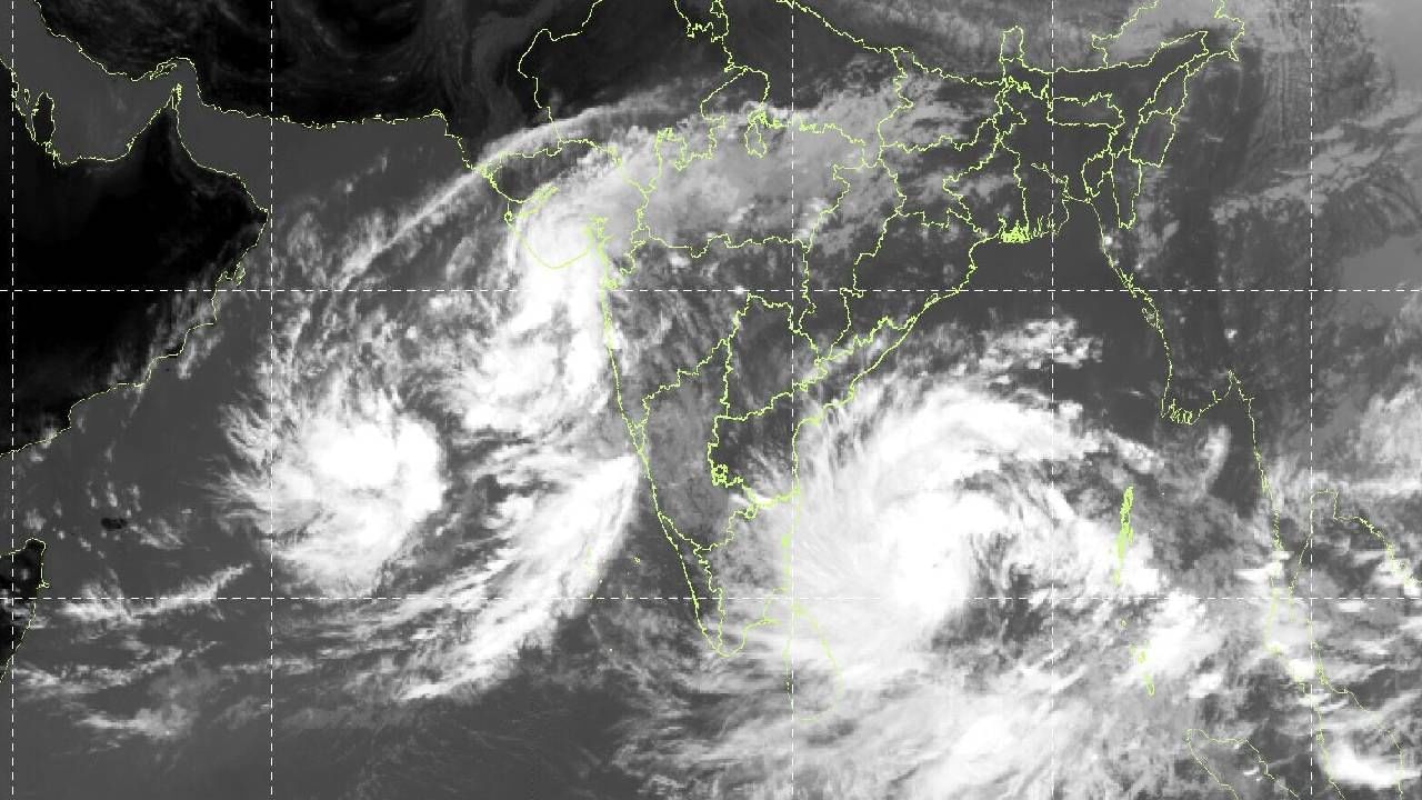 55 किमी प्रतितास वेगाने राज्यावर येतंय मोठं संकट, पावसासोबत अजून एक मोठा धोका, 24 तास घराबाहेर पडणे.. 55 किमी प्रतितास वेगाने राज्यावर येतंय मोठं संकट, पावसासोबत अजून एक मोठा धोका, 24 तास घराबाहेर पडणे..