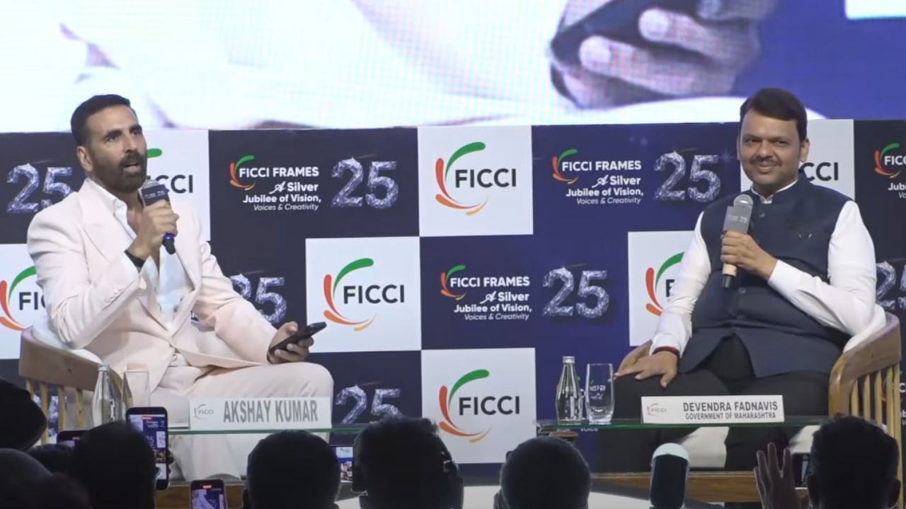 तुम्ही संत्री कशी खाता? अक्षय कुमारचा प्रश्न, देवेंद्र फडणवीसांनी सांगितली नागपूरकरांची सिक्रेट पद्धत