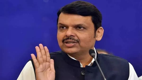 Devendra Fadnavis : राज्यातील शेतकऱ्यांना सर्वात मोठा दिलासा, अतिवृष्टी बाधितांसाठी पॅकेज जाहीर, फडणवीसांकडून 10 मोठ्या घोषणा