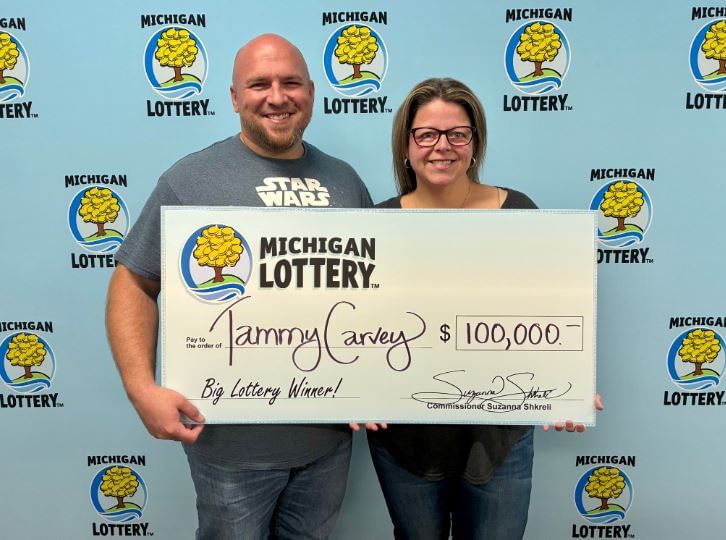 मिळालेल्या माहितीनुसार चॅट जीपीटीमुळेच कार्वे नावाच्या या महिलेला तब्बल 88 लाखांची लॉटरी लागली आहे. या महिलेने पावरबॉल लॉटरीचे तिकीट ऑनलाईन पद्धतीने खरेदी केले होते. 