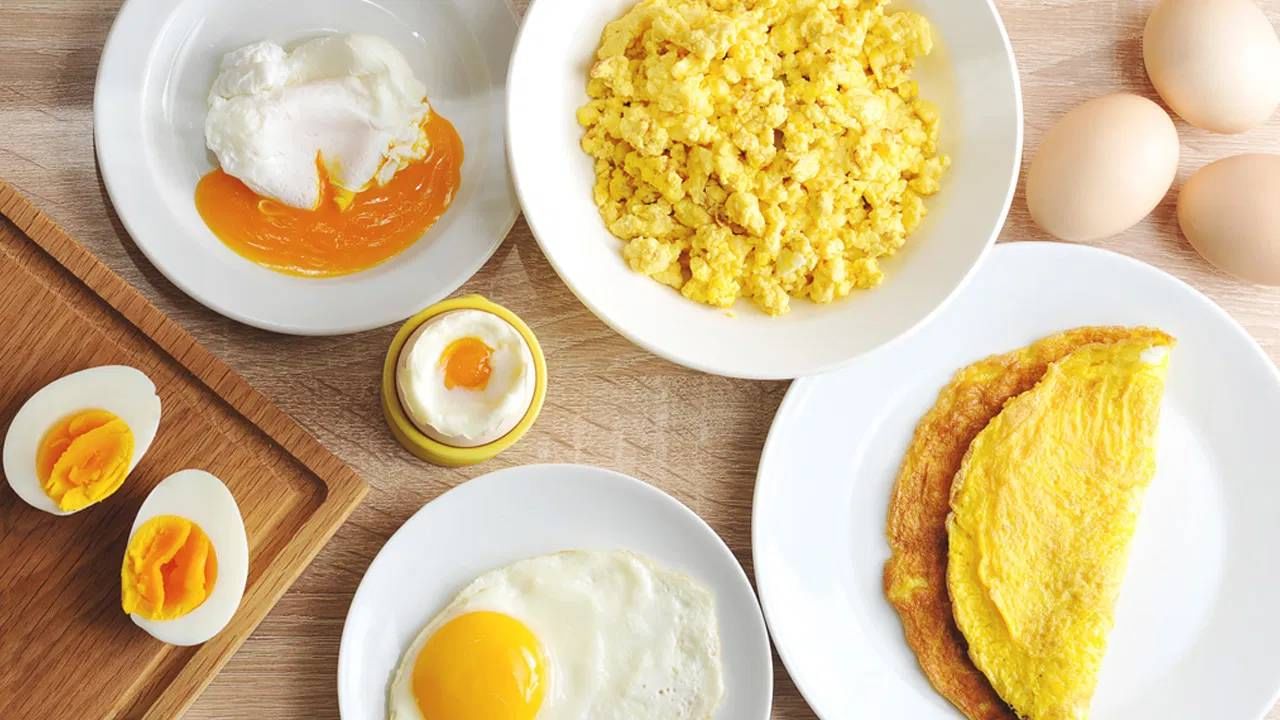 शिवाय अंड्यामध्ये कोलीन नावाचे पोषक तत्व देखील असते. जे हृदयाच्या आरोग्यासाठी चांगले मानले जाते. हृदयाच्या समस्या दूर होण्यास यामुळे मदत होते. 