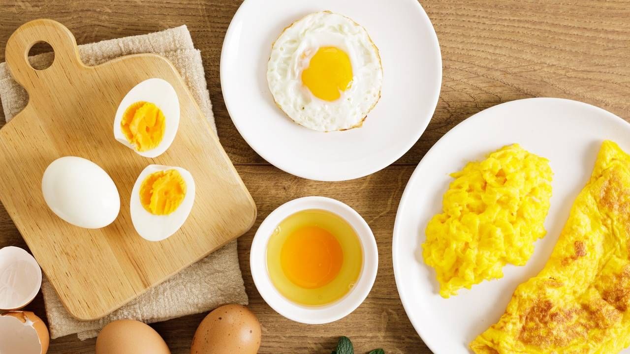 आजकाल वाढलेले वजन ही एक मोठी समस्या बनले आहे. प्रत्येक व्यक्तीला वाढलेल्या वजनाचा त्रास होताना दिसतोय. वजन कमी करण्यासाठी आहारात काय खावे आणि काय नाही हे बऱ्यापैकी लोकांनी माहिती नाही.