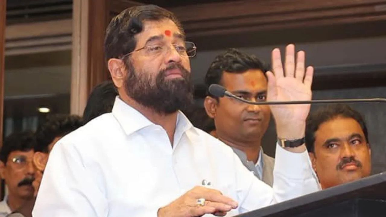 शिवसेना शिंदे गटाला मोठा धक्का, नेत्यानं सोडली एकनाथ शिंदेंची साथ, घेतला मोठा निर्णय शिवसेना शिंदे गटाला मोठा धक्का, नेत्यानं सोडली एकनाथ शिंदेंची साथ, घेतला मोठा निर्णय