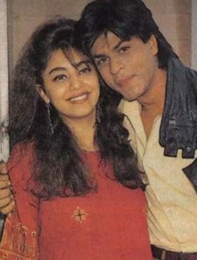 दरम्यान, आज गौरी खान एक निर्माती आहे. ती एक इंटेरियर डिझायनरदेखील आहे. गौरी आणि शाहरुख एकमेकांवर खूप प्रेम करतात. विशेष म्हणजे या दोघांचे त्यांच्या मुला-मुलीवरही खूप प्रेम आहे.