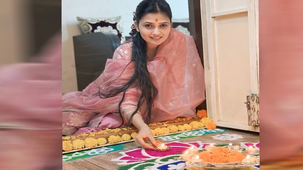 गौतमी सोशल मीडियावरही ॲक्टिव्ह असून तिथे ती नवनवे फोटो चाहत्यांसोबत शेअर करत असते. दिवाळीमिनित्त गौतमीने काही खास फोटो शेअर केले आहेत.