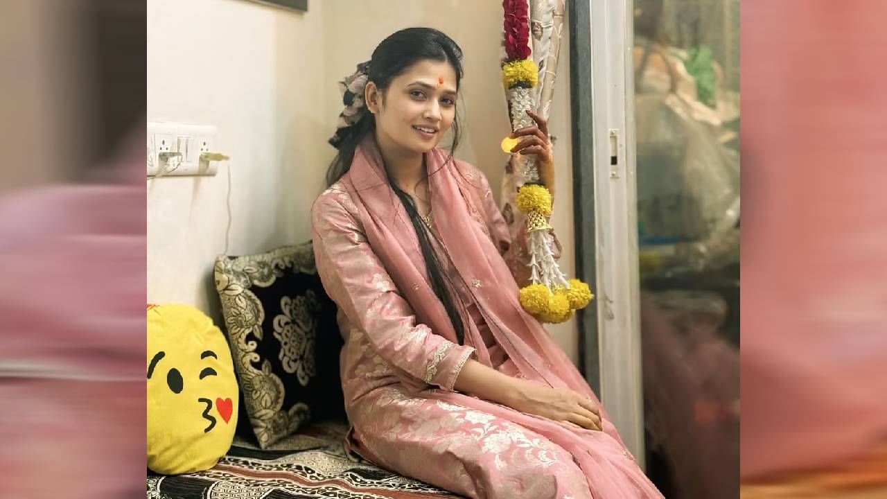 या फोटोसंह तिने सुंदर कॅप्शन लिहीत सर्वांना दिवाळीच्या शुभेच्छाही दिल्या आहेत. खास गोष्ट म्हणजे या फोटोंमधून गौतमीच्या घराची झलकही तिच्या चाहत्यांना पहायला मिळत आहे.