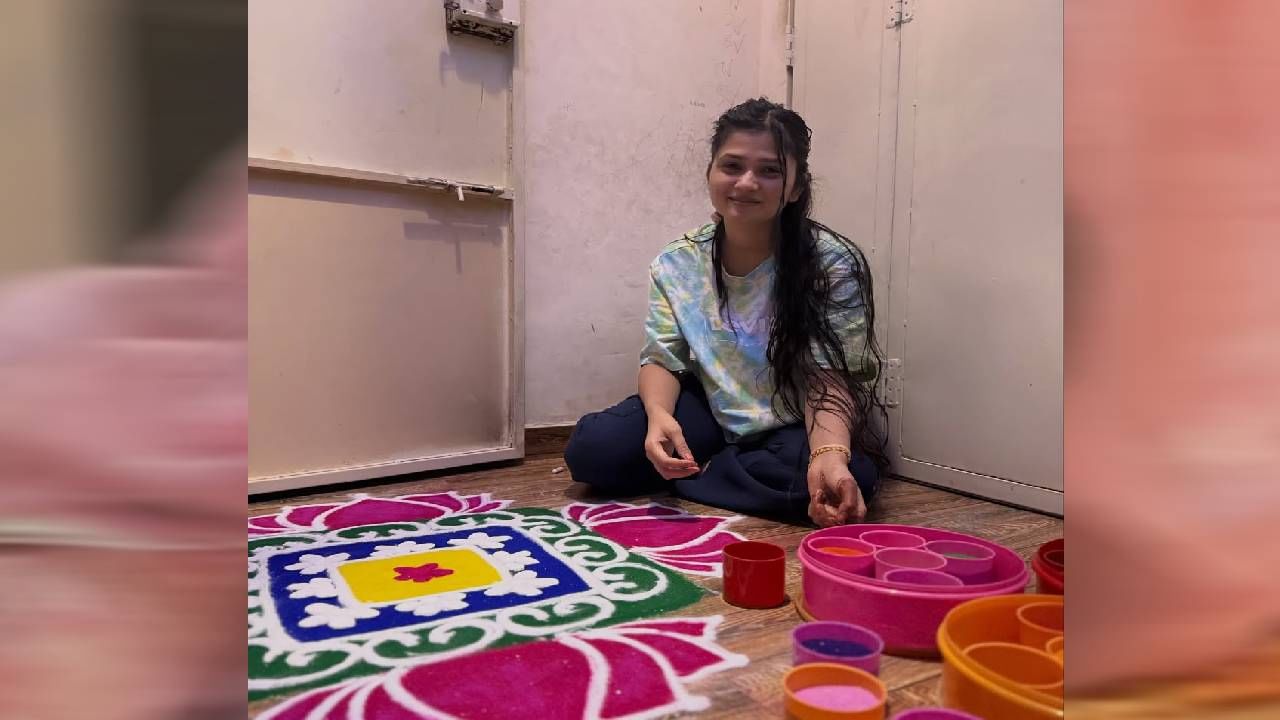 सकाळ पासून वाट बघत होते कधी फोटो टाकते याची अशी कमेंटही एका चाहतीने केली. तिच्या या सर्व फोटोंवर भरपूर लाईक्स आणि कमेंट्स आल्या आहेत. 