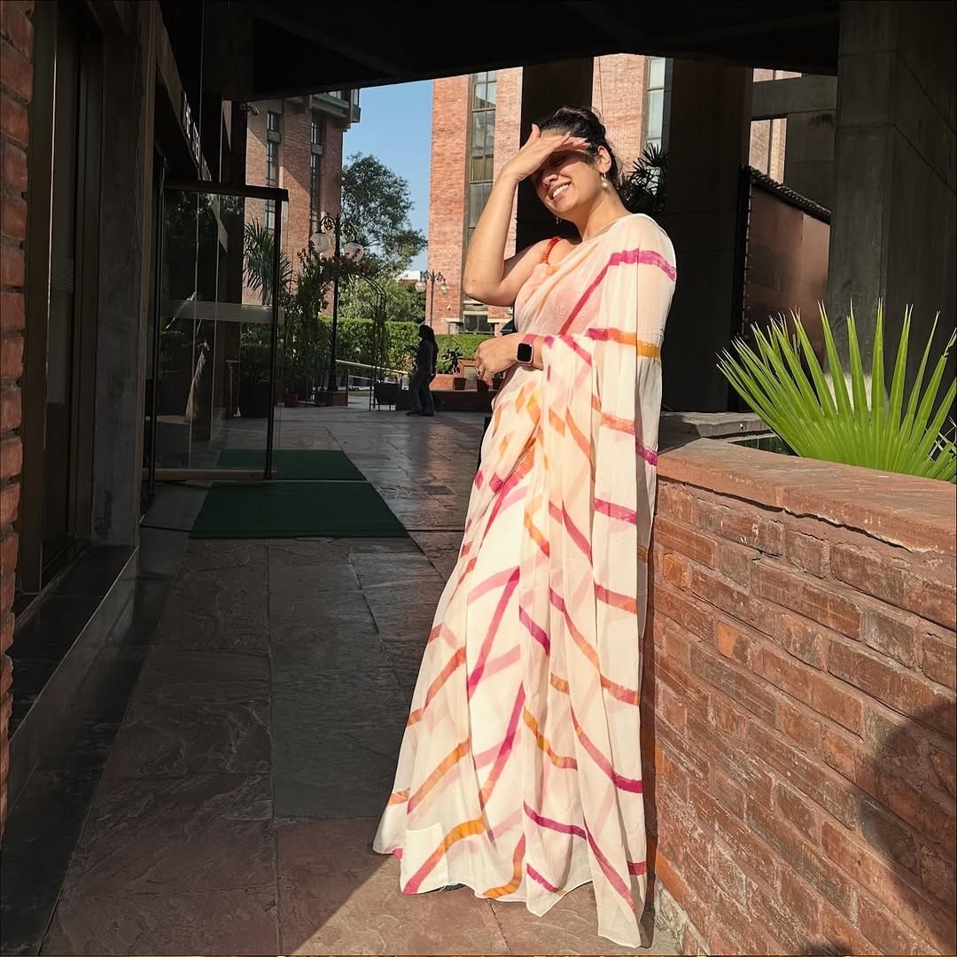 जर तुम्ही फोनवर कोणला बोलू शकत असला, माझ्या घरी पाणी नाहीये मी तुझ्याकडे अंघोळीला येत आहे... याच्यापेक्षा चांगली गोष्ट दुसरी कोणती असू शकते... एका मुलाखतीत अभिनेत्री गिरिजा ओक हिने तिच्या खास मैत्रिणीबद्दल मोठं वक्तव्य केलं आहे.