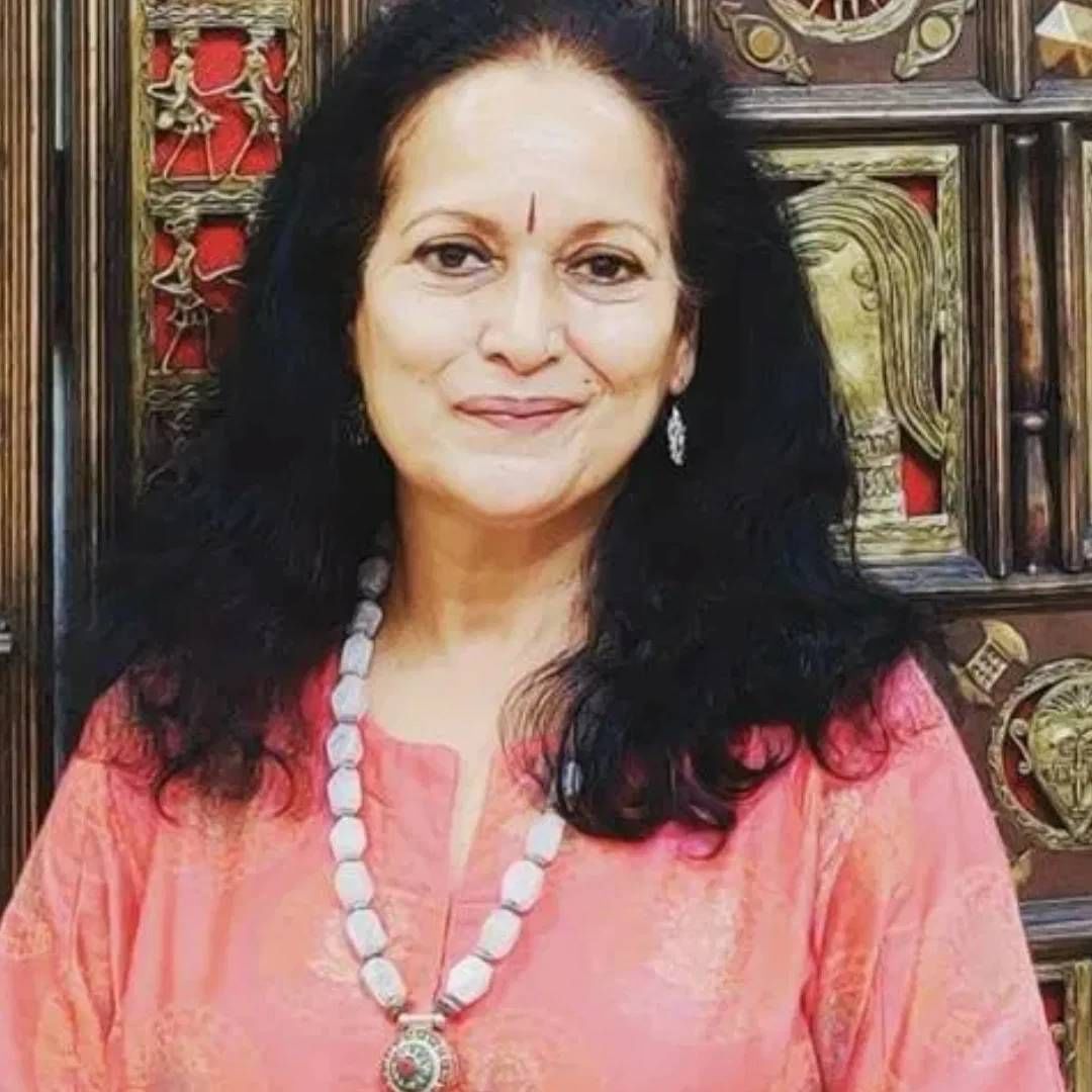  बेशर्म, किस्मत कनेक्शन, मिलेंगे मिलेंगे, बिन्नी अँड फॅमिली, करतूत आणि अम्मा की बोली सारख्या चित्रपटात काम केलं. वर्ष 2024 मध्ये त्या शेवटच्या चित्रपटात दिसलेल्या. त्यानंतर त्या कुठल्या चित्रपटात दिसलेल्या नाहीत.   टीव्ही विश्वातही त्या दीर्घकाळापासून सक्रीय होत्या. 