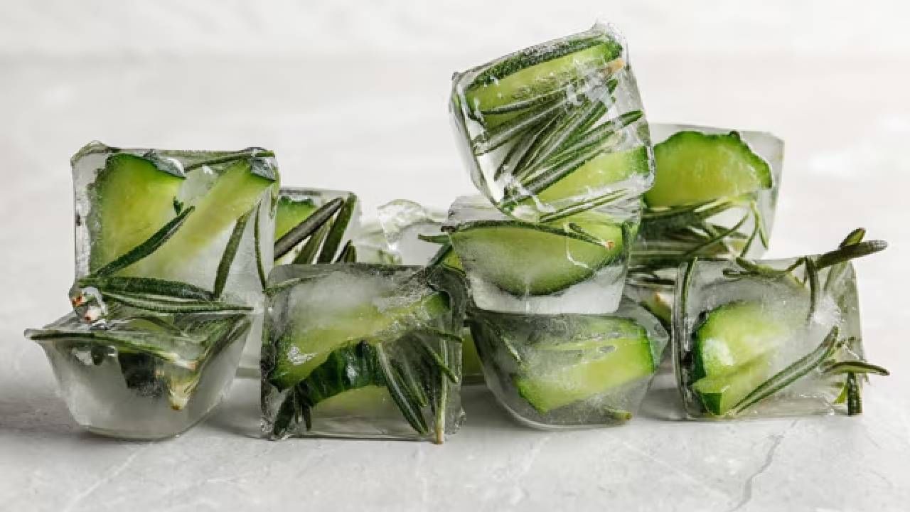 त्वचा चांगली हवी असेल तर दिवसातून एकदा आईस क्यूबचा वापर करा. आईस क्यूबमुळे त्वचेच्या समस्या दूर होण्यास मदत होते. शिवाय त्वचा कोरडी पडत नाही. 