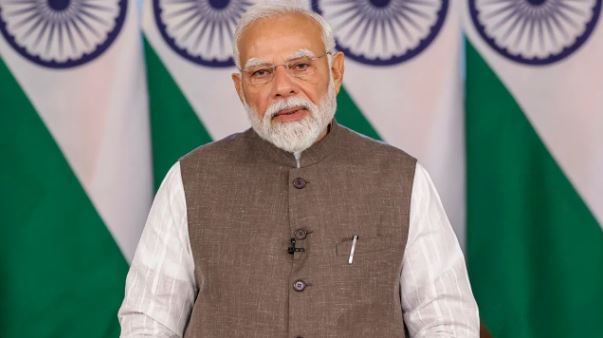 जागतिक व्यापारात भारताचे योगदान वाढावे यासाठी भारत जगभरातील वेगवेगळ्या देशांसोबत आपल्या व्यापाराचा विस्तार करत आहे. डोनाल्ड ट्रम्प यांनी भारतीय वस्तूंवर 50 टक्के टॅरिफ लावलेला असला तरी इतर देश भारतासोबत करा करायला उत्सुक आहेत. 