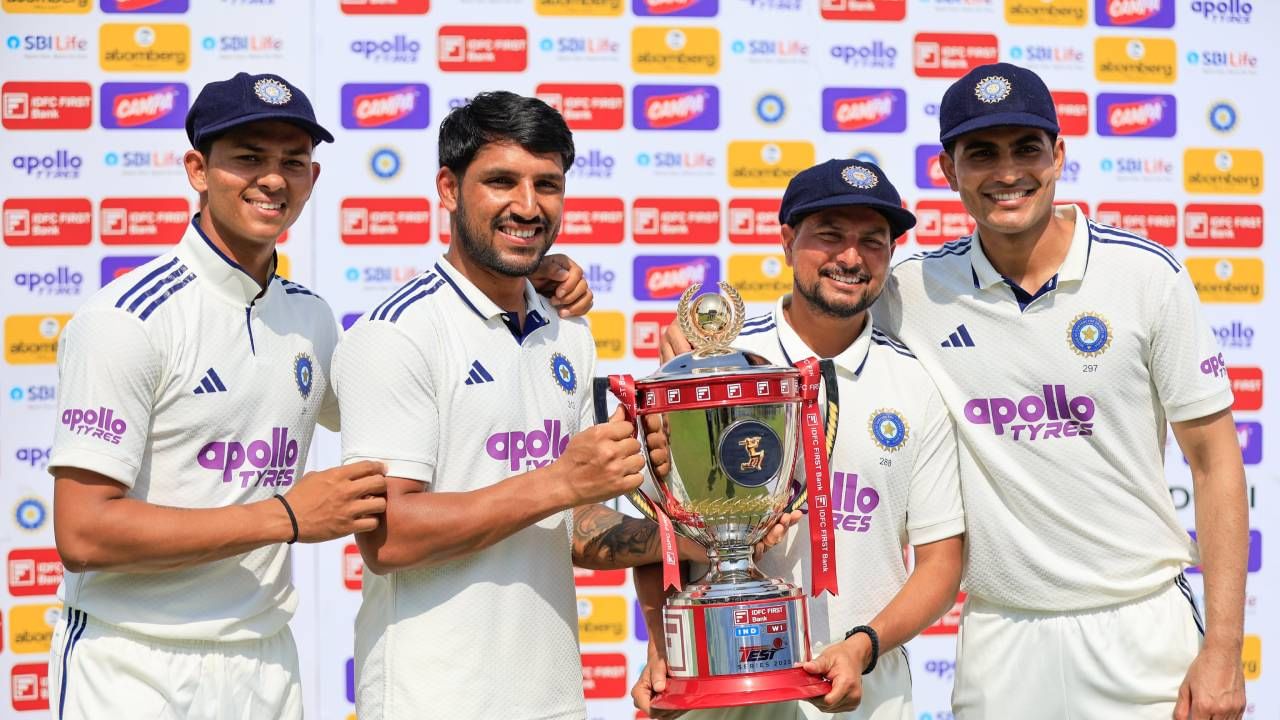 भारताने 1932 सालापासून आंतरराष्ट्रीय क्रिकेट खेळण्यास सुरुवात केली. भारताने तेव्हापासून आतापर्यंत 1916 सामने खेळले आहेत. या काळात भारताने 922 सामन्यात विजय मिळवला आहे. तर 702 सामने गमावले आहेत. 18 सामने बरोबरीत सुटले. तर 50 सामने अनिर्णित ठरले. (Photo- BCCI Twitter)