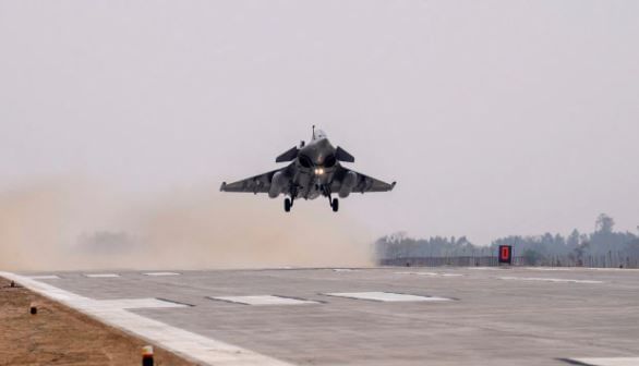 मिळालेल्या माहितीनुसार वर्ल्ड डायरेक्टरी ऑफ मॉर्डन मिलिट्री एयरक्राफ्टच्या (WDMMA) रँकिंगमध्ये भारत आता तिसऱ्या  स्थानावर जाऊन पोहोचला आह. भारताने या रँकिंगमध्ये पाकिस्तान तसेच चीनलाही मागे टाकले आहे. 