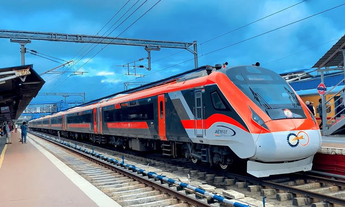 जर टीटीई तुमचे म्हणणे ऐकत नसेल आणि दंड लावत असेल किंवा ट्रेनमधून उतरण्यास सांगत असेल तर तुम्ही टीटीईची तक्रार करु शकता. यासाठी रेल्वेच्या १३९ हेल्पलाईनचा तुम्ही वापर करु शकता. आणि तुमची तक्रार करु शकता.