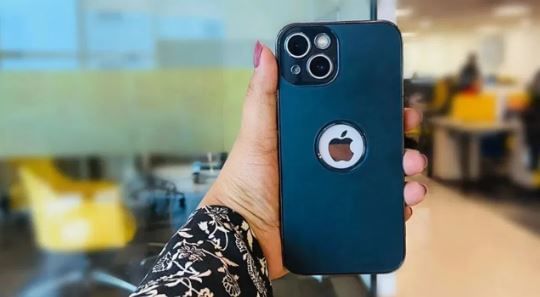 आयफोन अॅपल या कंपनीकडून तयार केले जातात. आयफोनला इंग्रजीत iPhone असे म्हटले जाते. आजघडीला iPhone म्हणजे काय हे प्रत्येकालाच माहिती आहे.  