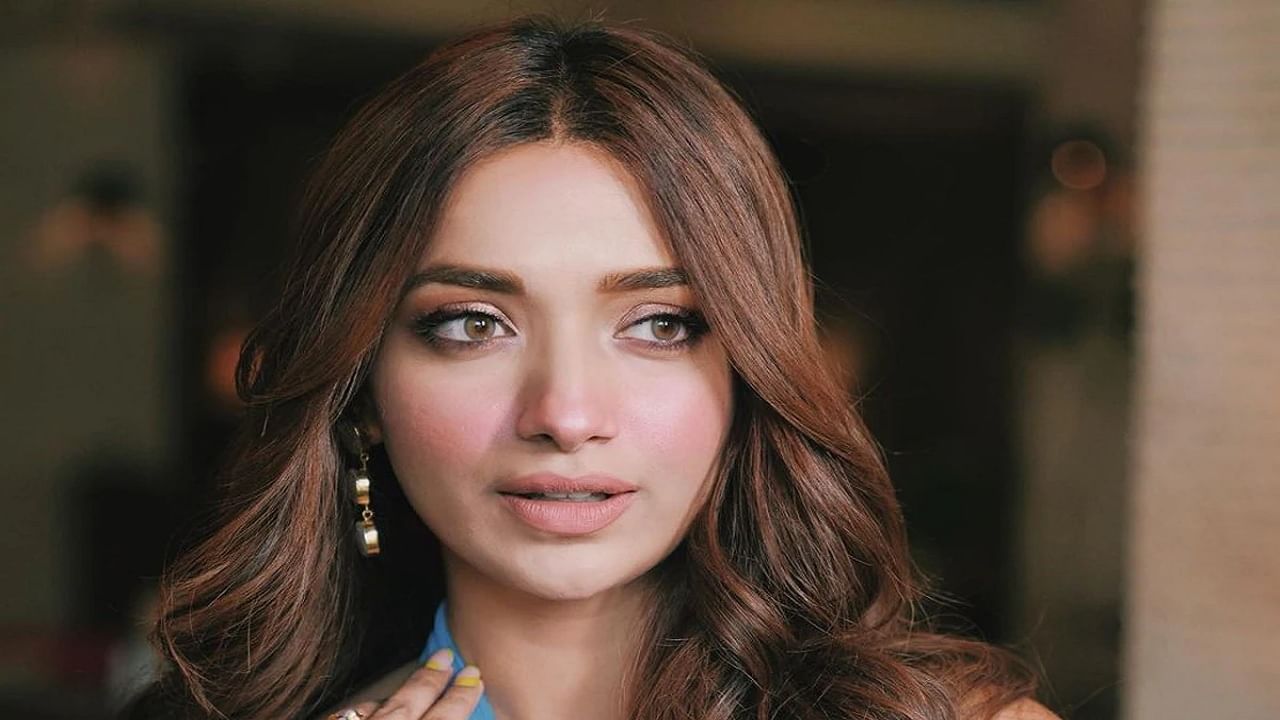 मुंबईतील डॉक्टरांवर 'वेड' फेम अभिनेत्री भडकली, म्हणाली, फॅन्सी क्लिनिक सुरू करण्याआधी...