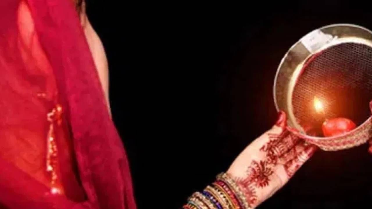 नवऱ्याच्या दीर्घायुष्यासाठी बायकोने व्रत ठेवलं, पण त्या बिचारीचं आयुष्य असं संपेल कोणाला वाटलं नव्हतं, मन सुन्न करणारी घटना