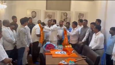 काँग्रेसच्या गडाला खिंडार, दोन माजी नगरसेवक, शेकडो कार्यकर्त्यांचा शिंदे गटाचा प्रवेश