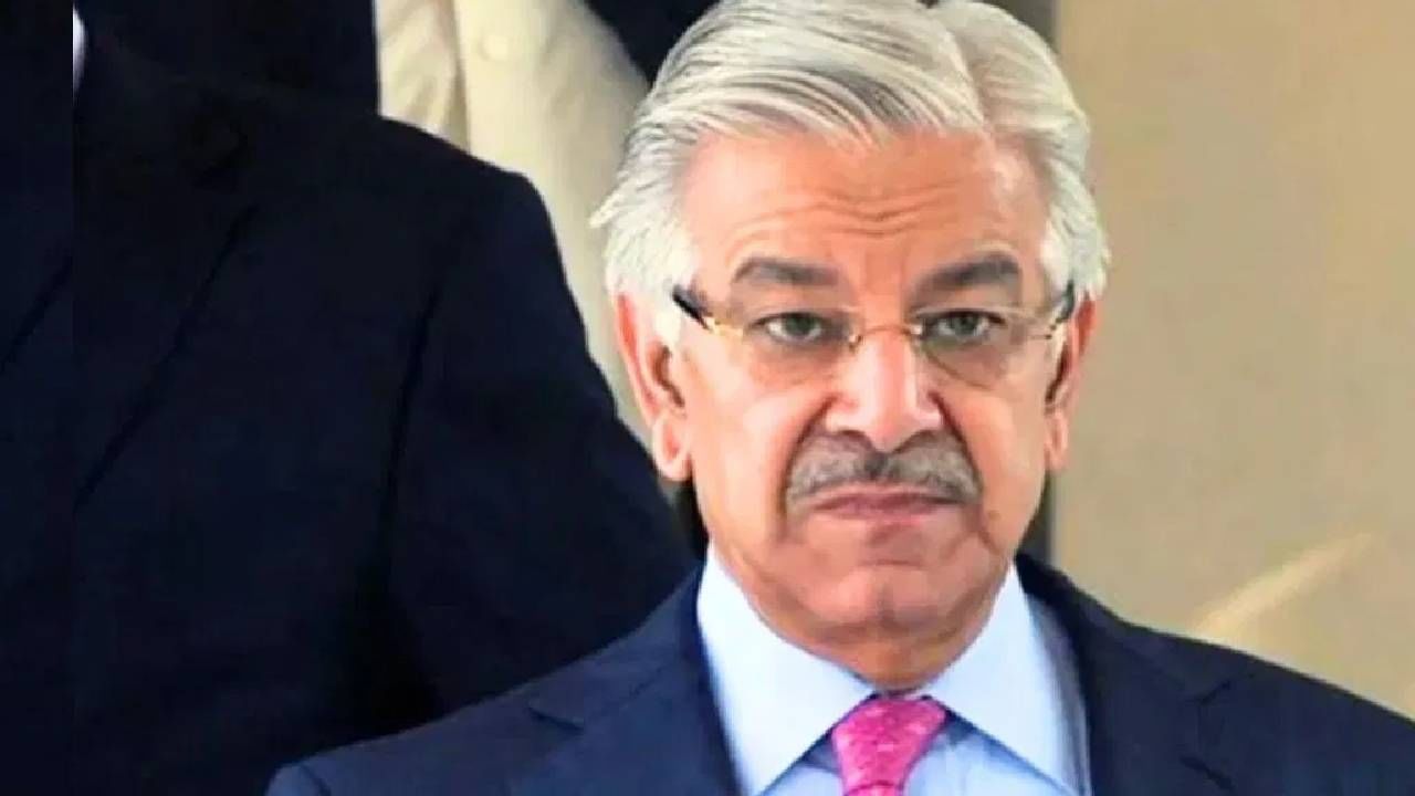 Pakistan Afghanistan War : अफगाणिस्तानकडून मार खाल्ल्यानंतर बिथरलेल्या पाकिस्तानने भारतावर लावला मोठा आरोप Pakistan Afghanistan War : अफगाणिस्तानकडून मार खाल्ल्यानंतर बिथरलेल्या पाकिस्तानने भारतावर लावला मोठा आरोप