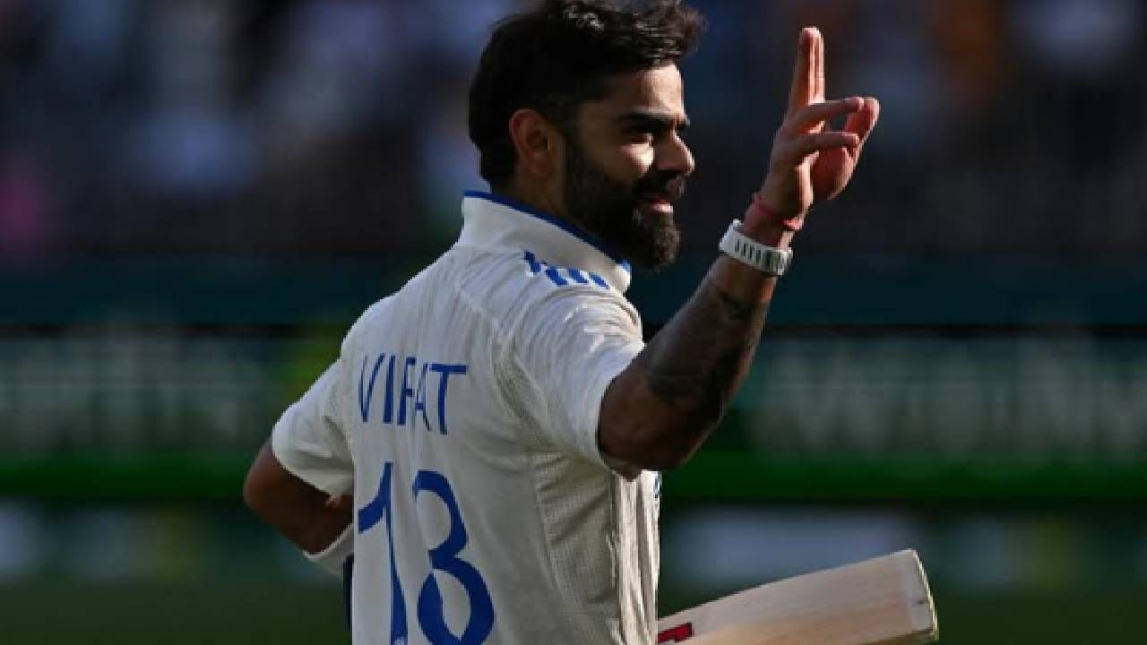 टीम इंडियासोबत विराट कोहली ऑस्ट्रेलियामध्ये दाखल झाला आहे. पण तिथे जाता-जाता त्याने एक मोठं काम केलं आहे. विराटने आपल्या मोठ्या भावाचा विकास केला आहे. विराट कोहलीच्या मोठ्या भावाचं नाव विकास कोहली आहे. विराटने आपली गुरुग्रामची प्रॉपर्टी मोठा भाऊ विकासकडे सोपवली आहे. विराटने गुरुग्रामच्या आपल्या संपूर्ण प्रॉपर्टीची जनरल पावर ऑफ अटॉर्नी मोठ्या भावाकडे सोपवली आहे. 