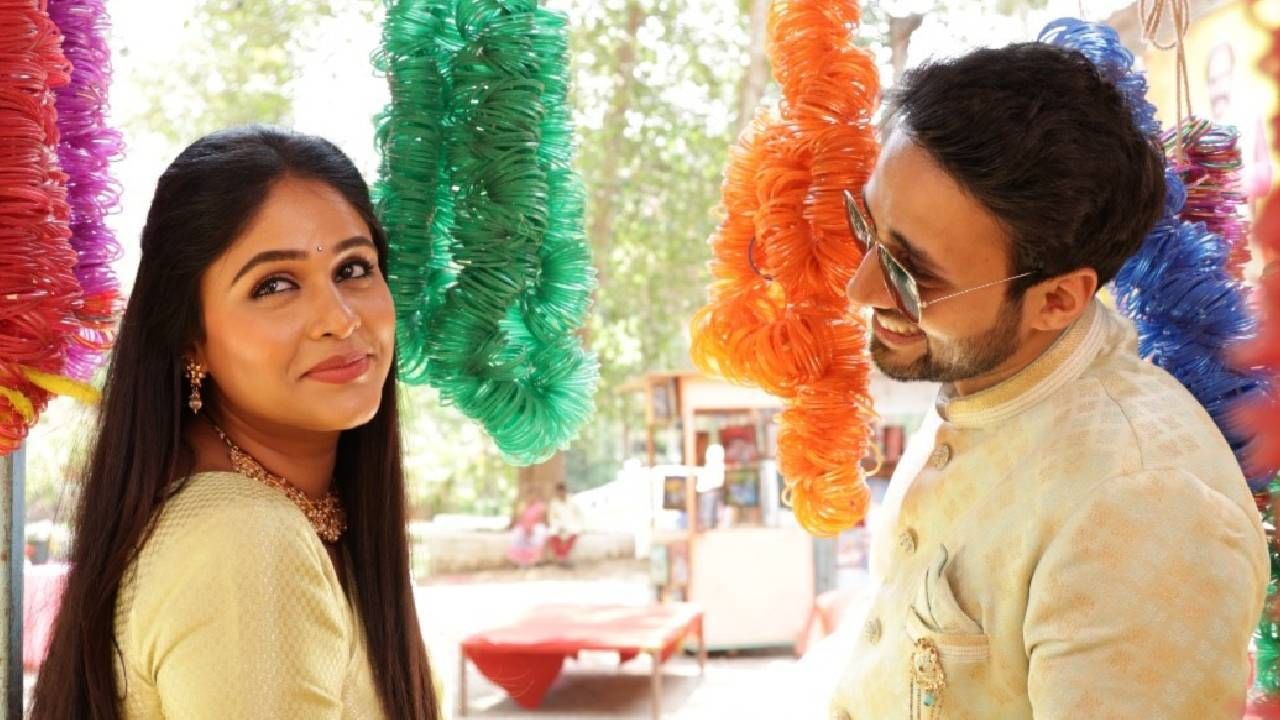 सिद्धू या क्षणाने भारावून जाऊन दोघांच नातं एका नव्या वळणावर पोहोचणार आहे. दुसरीकडे जयंतच्या वागणुकीमुळे जान्हवी अस्वस्थ आहे. ती परत जाण्याचा हट्ट धरते. त्यातच जयंतला कळतं की लक्ष्मी- श्रीनिवास देखील तिथेच आहेत.  जान्हवी आणि त्यांची  भेट होऊ नये म्हणून त्याची धडपड सुरू होते.
