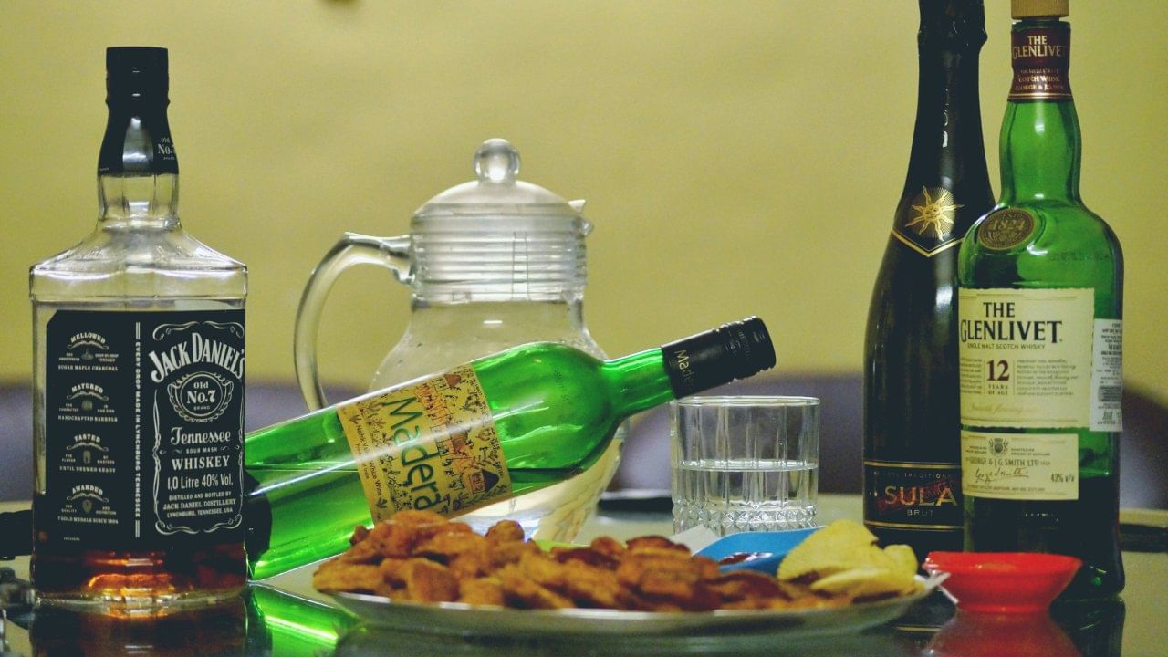 त्यामुळे चकणा हे नाव अशाप्रकारे पडल्याचे म्हटलं जाते. सध्या भारतीय मद्यपान संस्कृतीतील मैत्री, गप्पा आणि चवीच्या समन्वयाचे चकणा हा प्रतीक बनला आहे.