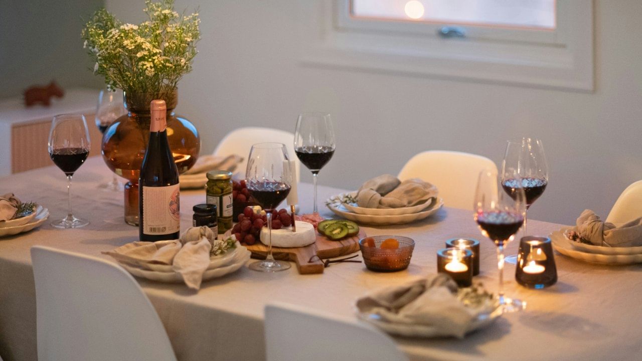 कालांतराने, हा शब्द दारूसोबत खाल्ल्या जाणाऱ्या सर्व प्रकारच्या पदार्थांसाठी वापरला जाऊ लागला. तो भारतीय मद्यपान संस्कृतीचा एक महत्त्वाचा भाग बनला.