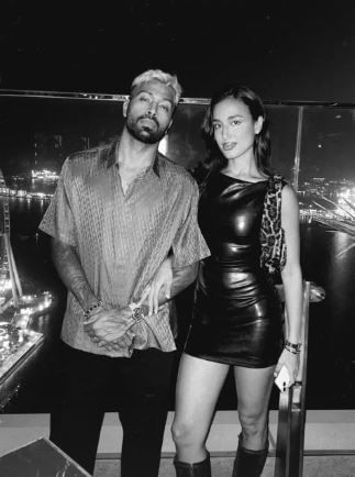 गेल्या अनेक दिवसांपासून हार्दिक पांड्या रिलेशनमध्ये असल्याचे बोलले जात होते. मात्र अद्याप त्याने आपल्या नव्या नात्याबद्दल कुठेही वाच्यता केलेली नव्हती. आता मात्र त्याने आपलं नातं जगजाहीर करून टाकलं आहे. 