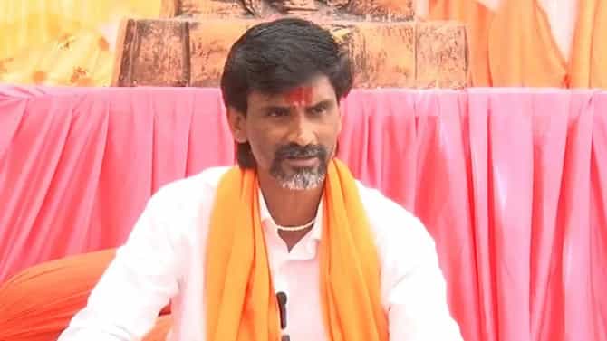 विखे पाटील मनोज जरांगेंच्या भेटीसाठी अचानक अंतरवालीत, बंद दाराआड चर्चा, पडद्यामागे घडामोडींना वेग