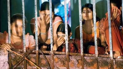 Mumbai Prostitution History: त्या एका कालव्यामुळे मुंबईत वेश्या व्यवसाय फोफावला, तुम्हाला माहितेय संपूर्ण इतिहास?