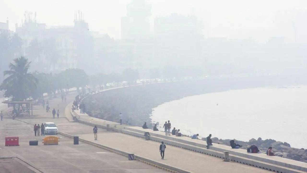 Mumbai Air Quality : मुंबईकरांनो जरा जपून, दिवाळी येताच हवा खराब; AQI थेट 200 पार