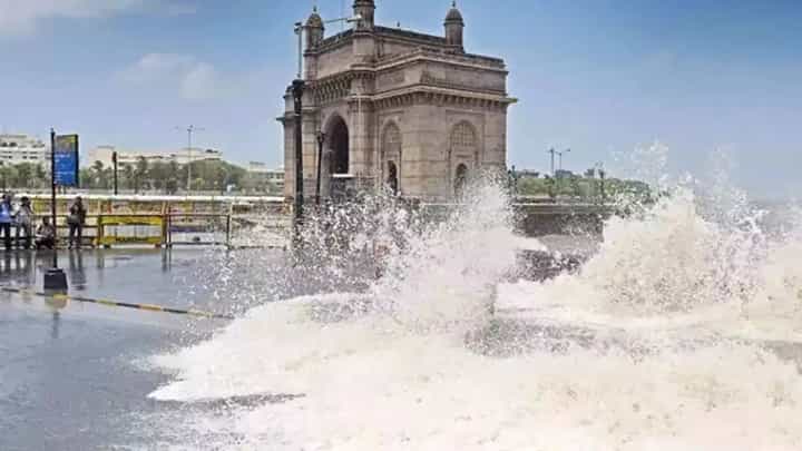 Cyclone Montha : मोंथा चक्रीवादळाचा मुंबईला धोका! समुद्र खवळलेलाच... कोकण किनारपट्टीसाठी घेतला मोठा निर्णय Cyclone Montha : मोंथा चक्रीवादळाचा मुंबईला धोका! समुद्र खवळलेलाच... कोकण किनारपट्टीसाठी घेतला मोठा निर्णय