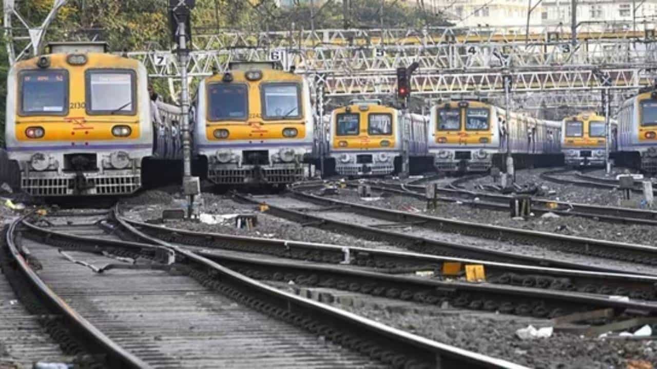 Local Train News : मुंबईकरांनो... आज, उद्या आणि 10 ऑक्टोबरला नेरळ, खोपोलीहून कर्जत लोकल बंद! कारण काय?